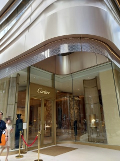 Iɂ́A꒚ڂCartier̃r̕Dȁ`