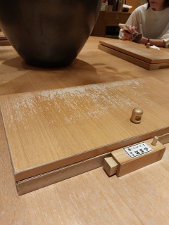 gbsO璼ɕ߂lɂƁAA