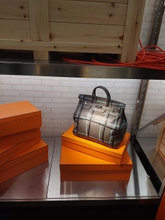 eɂ͂HERMES̃obNĂ茩ǔnŖZ😅