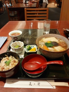 ɐO̔XKłǂHׂċA邱ƂɁB