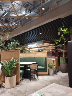 ����QR�R�[�h�Ń��j���[���A�ǂݎ��I�[�_�[���āA�D���ȃe�[�u���I�ׂ�̂��J�n�p�\���Ă�