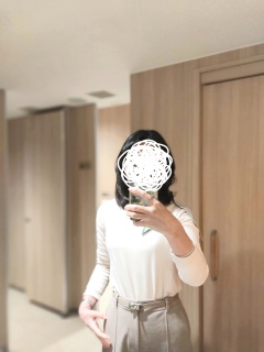 UNIQLO�̃N���[�l�b�N�J�V�~�A�u�����h���d�˒����Ă݂��񂾂��ǁA�ǁ[���o�o�V���c���o�Ă��[��😂