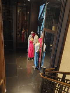 �A�o�N���ȑO�͐l�����������ǁA�󂢂Ă���B