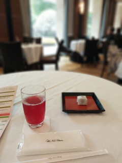 ����̈�i��ł͓��ɂ��������̗\�薳���āA�A�Ȃ̂ł̂�т肵�Ă܂��B