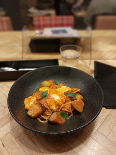 �����`�́A���b�c�@�����`�[�Y�Ɖ֎q�̃p�X�^