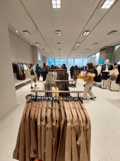 �����A�v���|�C���g�AZARA�Ŏg���Ă݂�🥰