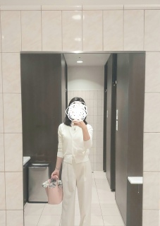 ���̃g�b�v�X�̃J�[�f�B�K��UNIQLO🥰UV�J�b�g�炵��👍