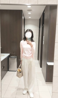 ���������UNIQLO�̃g�b�v�X���Ă݂��B�����ăJ�[�f�B�K�����S�������F�ŃA���T���u���Ƃ��Ē��ꂽ👍