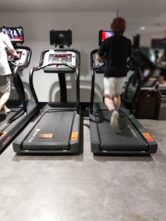 ������҂�X���R��蓹���āA�X�^�[�g