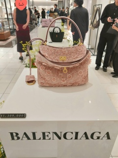 BALENCIAGA�̃o�b�N�A����