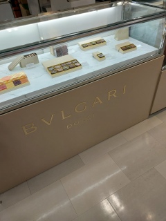 BVLGARI�`���R���[�g���o�W
